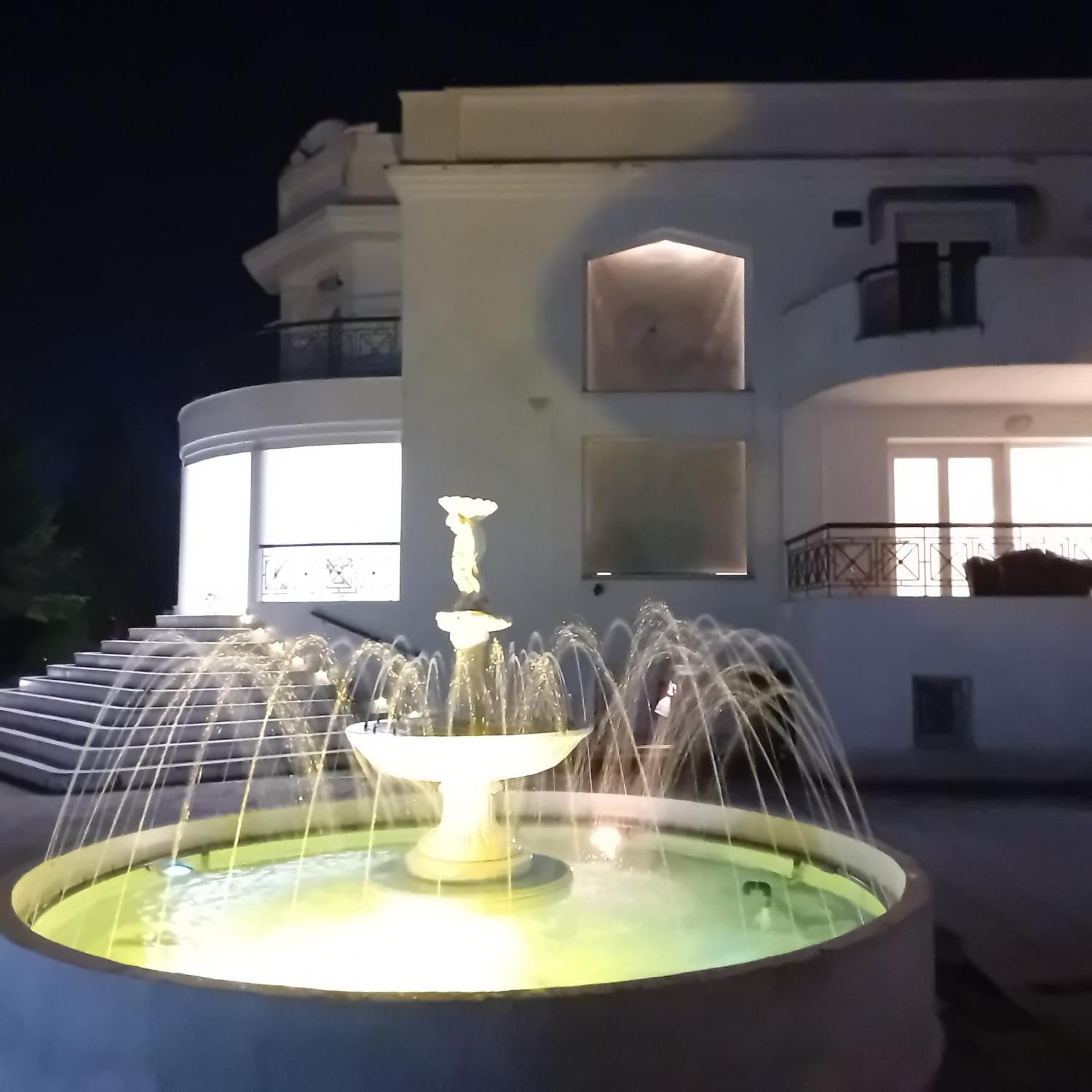 Πολυτελησ Βιλα 8 - 10 Ατομων Στην Περιοχη Αεροδρομιου Θεσσαλονικησ Vila Livadaki  Exterior foto